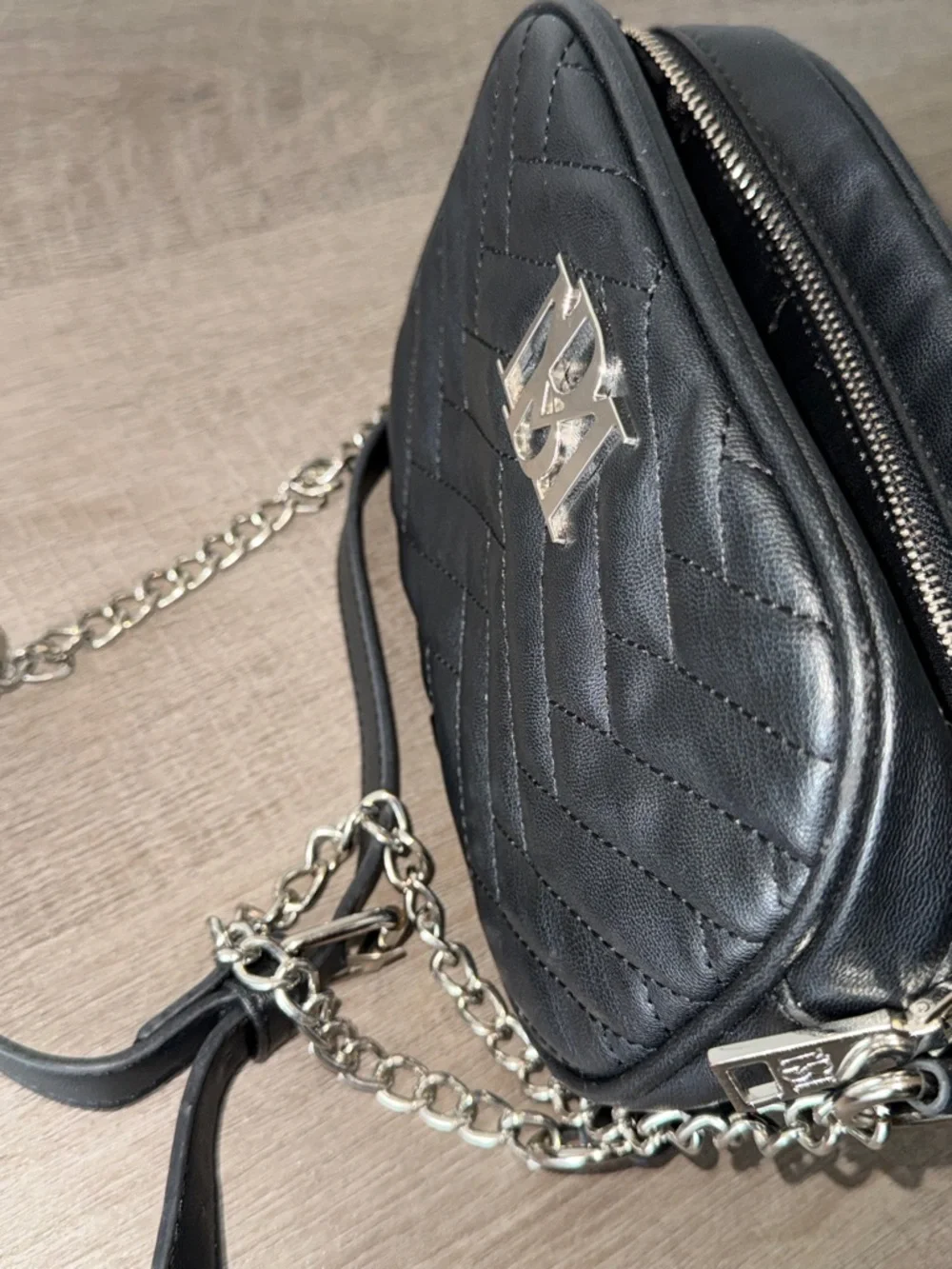 Badgley Mischka Black Quilted Chevron Camera Bag